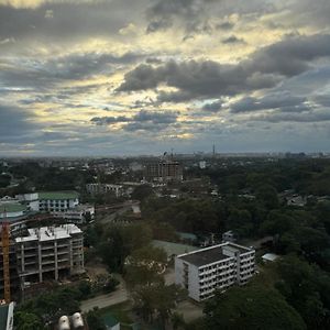 One-Bedroom Apartment City View